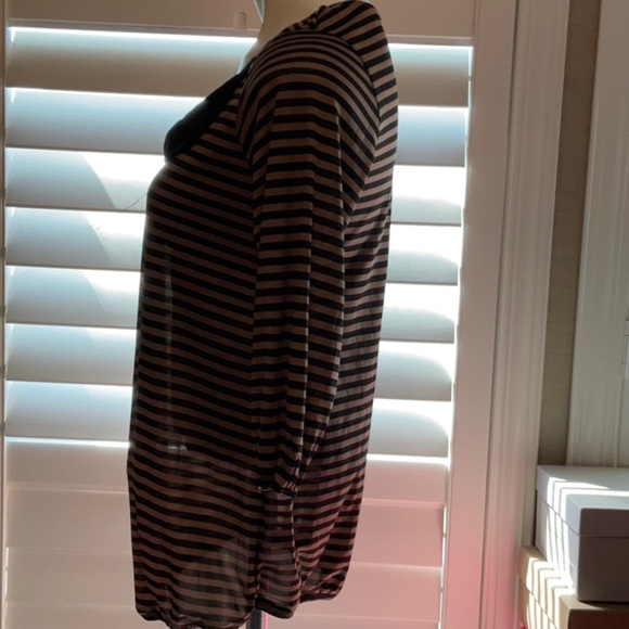 Elegant Striped Women's Blouse with Bow Accent - Picture 5 of 7